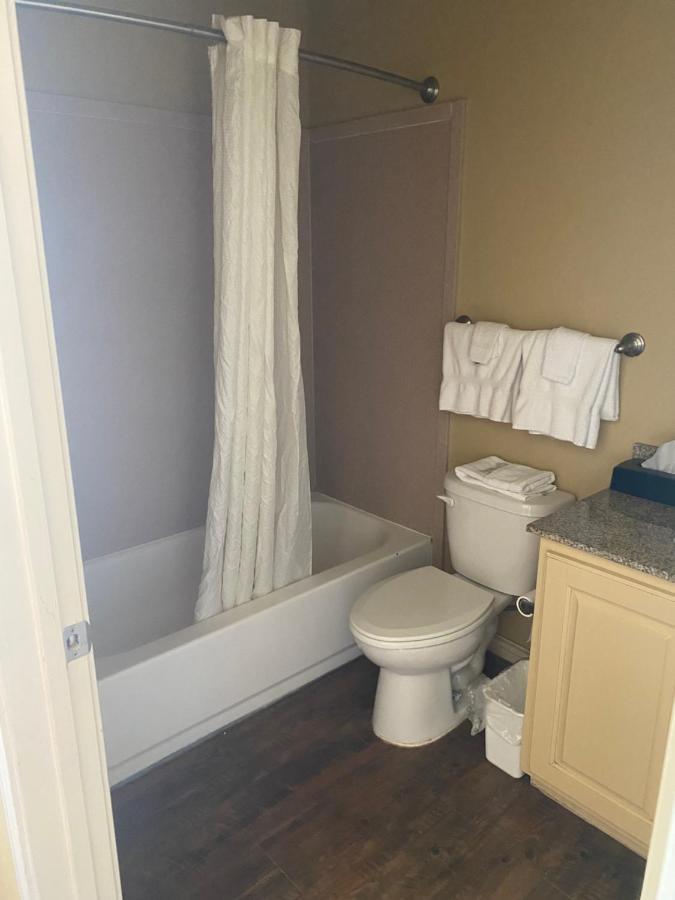 Southern Inns And Suites Now Offering Rv Spaces For Rent Yorktown Exteriér fotografie