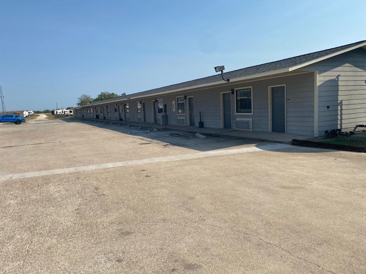 Southern Inns And Suites Now Offering Rv Spaces For Rent Yorktown Exteriér fotografie