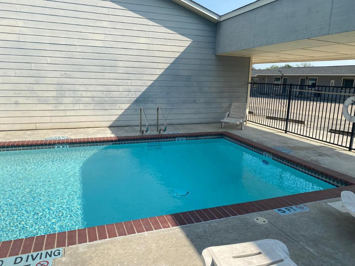 Southern Inns And Suites Now Offering Rv Spaces For Rent Yorktown Exteriér fotografie