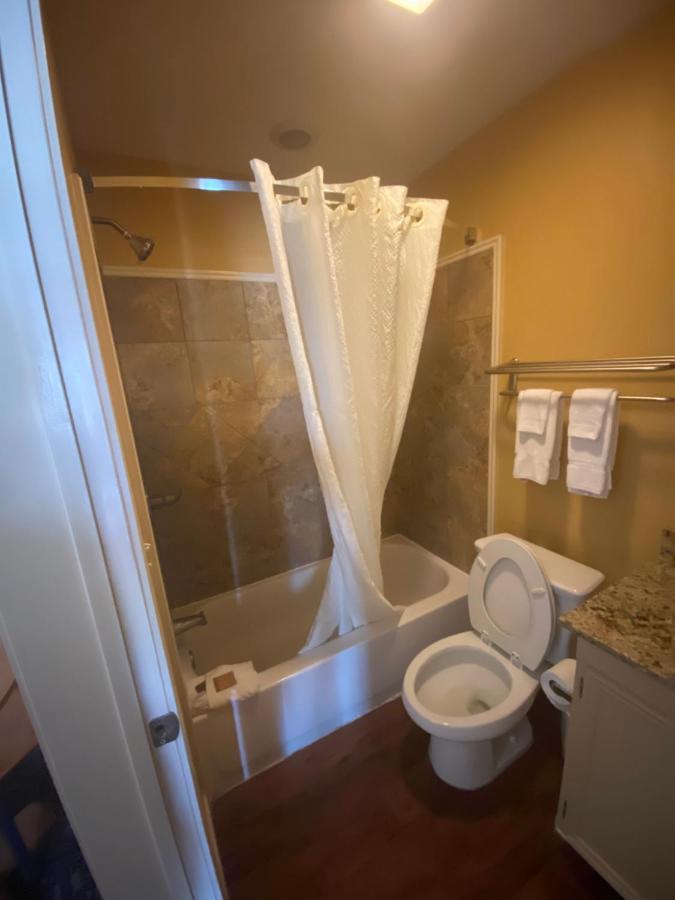 Southern Inns And Suites Now Offering Rv Spaces For Rent Yorktown Exteriér fotografie