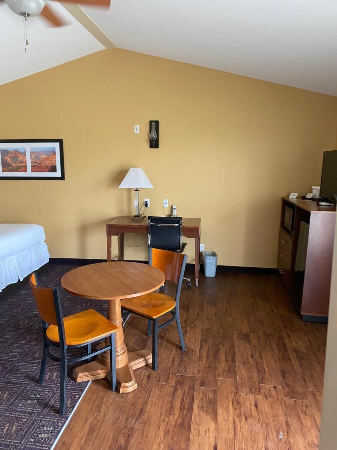 Southern Inns And Suites Now Offering Rv Spaces For Rent Yorktown Exteriér fotografie